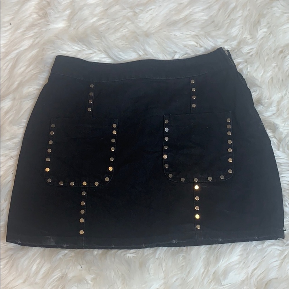 Mini skirt with beautiful details 😍